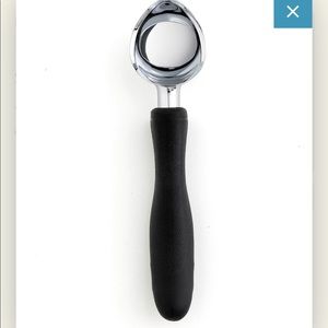 BRAND NEW cutco ice cream scoop